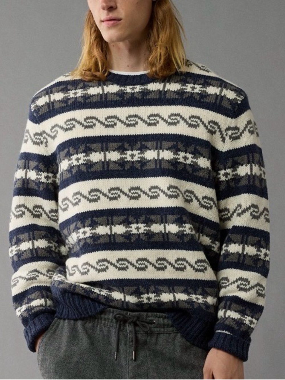 American Eagle Navy and Cream Wave Pattern Crew Crop Sweater